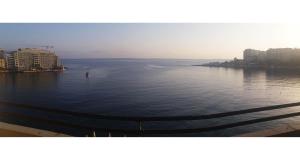 St Julians Sea Front, Spectacular View, Apartment