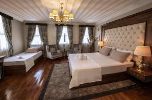 Deluxe Triple Room room in Mezzo Hotel
