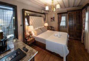 Standard Double or Twin Room room in Mezzo Hotel