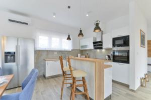 Luxury Villa Rita Regina with heated pool near the sea- by TA Leut Agency