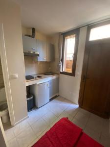 Hotels RENT APPART - La Garenne Colombes : photos des chambres