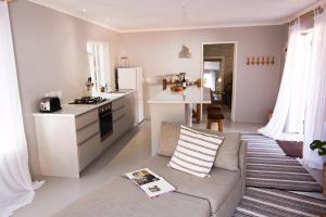 Spacious and light Kalk Bay Garden Apartment