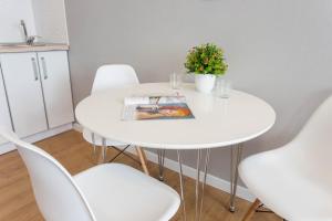 LUX studio near metro Yaroslava Mudroho, Universytet - Chernyshevska str 95-4