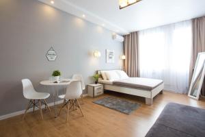 LUX studio near metro Yaroslava Mudroho, Universytet - Chernyshevska str 95-4