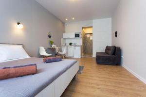 Modern studio, metro Yaroslava Mudroho and Universytet - Chernyshevska str 95-2