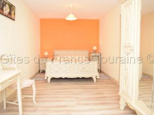 Maisons de vacances Gite La Tour-Saint-Gelin, 3 pieces, 5 personnes - FR-1-381-434 : photos des chambres