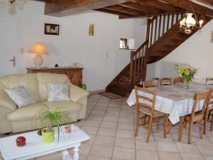 Maisons de vacances Gite Channay-sur-Lathan, 4 pieces, 6 personnes - FR-1-381-494 : photos des chambres