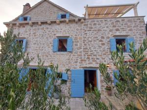 Villa Vicina Heritage villa for 9,Milna - close to restaurants and shops