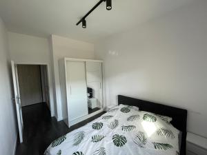 Apartament z ogródkiem blisko plaży i Starego Miasta