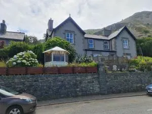 4Br Stunning Sea View Escape-Near Snowdonia & Coastal Trails - 兰韦尔弗亨