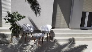 Helles Doppelzimmer mit Bad, Terrasse und Pool, seperater Eingang, Liznjan, Istrien