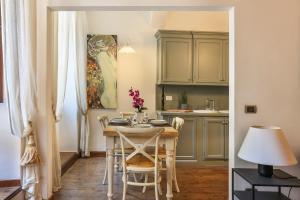 Pontevecchio Stylish Apartment in Florence