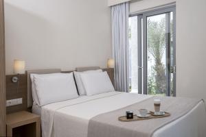 Superior Suite with Sea View room in Maritimo Beach Hotel
