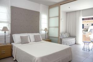 Family Room with Garden View room in Maritimo Beach Hotel