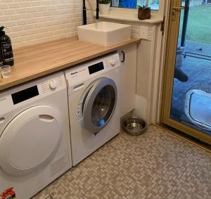 Lg Qs Rm Private Luxury Bathrm Strictly NON SMOKERS and Genuine Travellers ONLY over 25