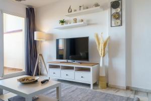 Chic Beachfront Flat with Amazing Sea Views and Private Indoor Parking