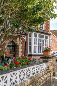 Park View R & R - Adult Only - Self-Catering - Free Parking - EV Point