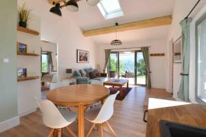 Maisons de vacances Luxury countryside cottage with mountain views : photos des chambres