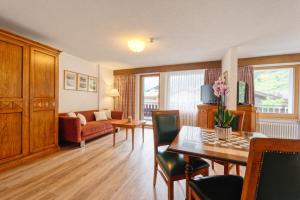 Deluxe Suite with Matterhorn View room in Hotel Arca Solebad & Spa