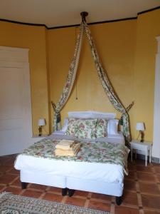 B&B / Chambres d'hotes Chateau de Saint Bonnet les Oules : photos des chambres