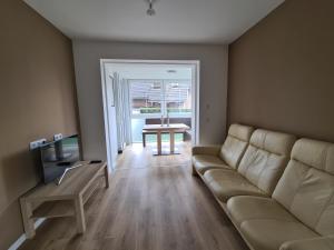 Große Ferienwohnung Nähe Flughafen Köln Bonn