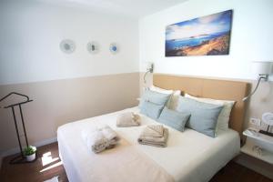 Apartment Portonovo La Paloma Amazing sea view & swimming pool-good wifi -free AC- private parking