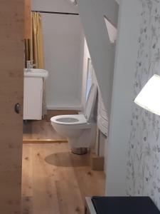 Sejours chez l'habitant La Villereautine : Chambre Double avec Salle de Bains Privative