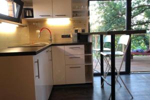 Chatka - C - Vyhlídka nad řekou