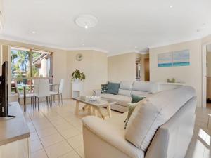 Pool in Paradise by Experience Jervis Bay