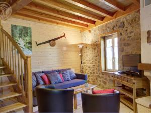 Maisons de vacances Gite Saint-Romain-d'Urfe, 5 pieces, 9 personnes - FR-1-496-36 : photos des chambres