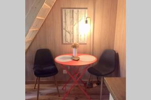 Adorable Cabane dans un espace boisé