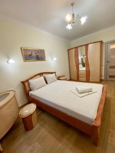 Yaroslav Osmomysl Square Apartments