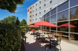 阿尔尚波特德格涅瓦宜必思酒店 - 圣朱利安恩因