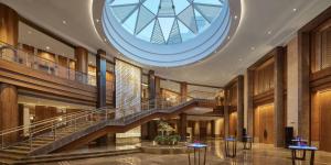 Ningbo HUALUXE Ningbo Harbor City By IHG 4-Star Hotel lobby