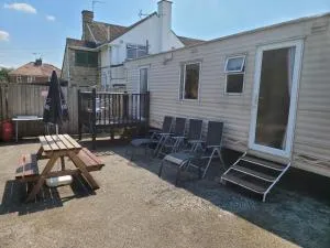 the jackdaw pub SELF CATERING STATIC CARAVAN free breakfast supplied - Boston Spa