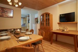 ALMAAR - Arnos Hoamat