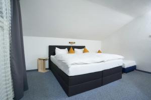 ALMAAR - Arnos Hoamat