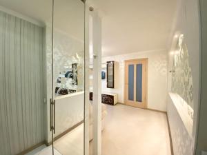 Beautiful 1-bedroom near Most City Center