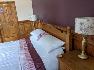 The Londesborough Arms bar with en-suite rooms