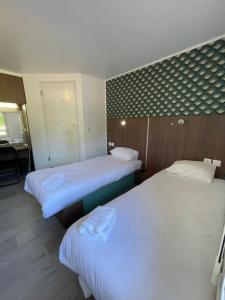 Hotels Kyriad Direct Val de Reuil : photos des chambres