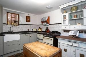 Fagins Den in Broadstairs - Exclusive unmissable deals! Book now before its too late!