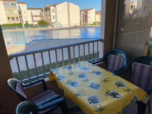 Appartement à Fréjus 2 pièces pour 4 personnes, terrasse avec vue piscine