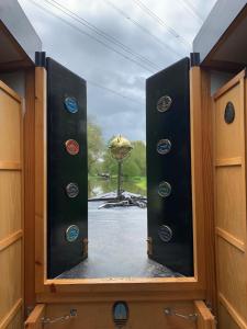 Smoke (Rowington Narrowboats)