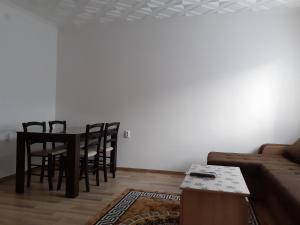 Apartmani Momčilo
