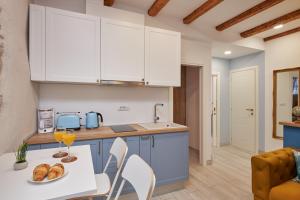 Artium Luxury Apartment