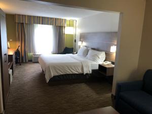 Holiday Inn Express and Suites Pikeville by IHG