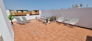 Homes of Spain, Apartamentos Paraíso Vera Playa, Ático Alborada con solárium grande privado, a pie de playa, WIFI