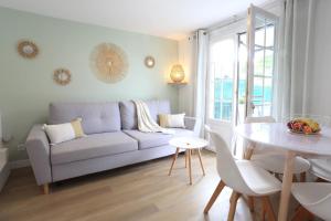 Appartements T2 avec terrasse / 10mn grande plage : photos des chambres