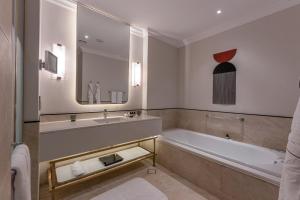 Serviced Apartment in Address hotel