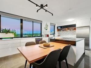 Seaview 31 Luxurious Beachside Two Bedroom Apartment in Seaview Resort with Stunning Views